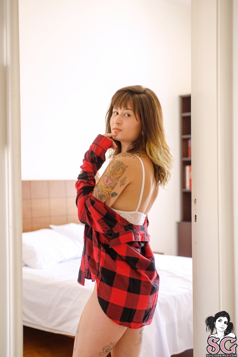 valeriepx-sheslostcontrol-03.jpg