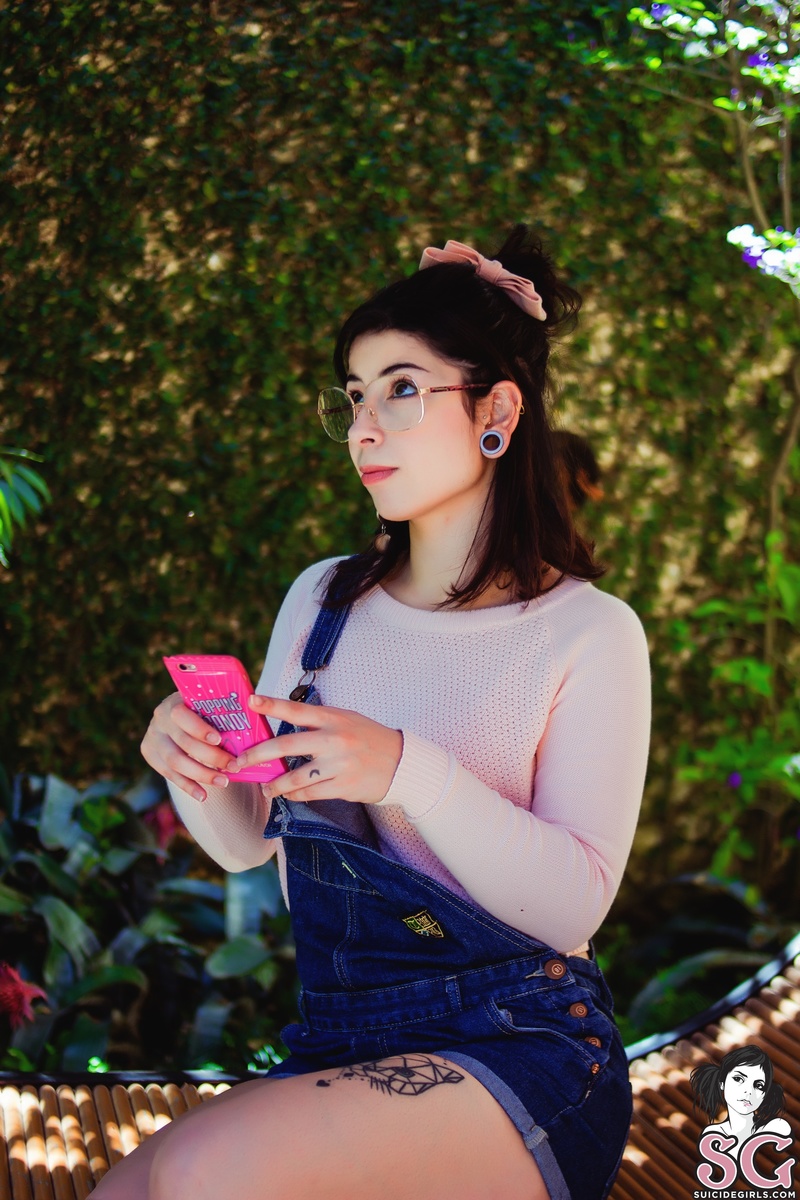 chari-textme-03.jpg