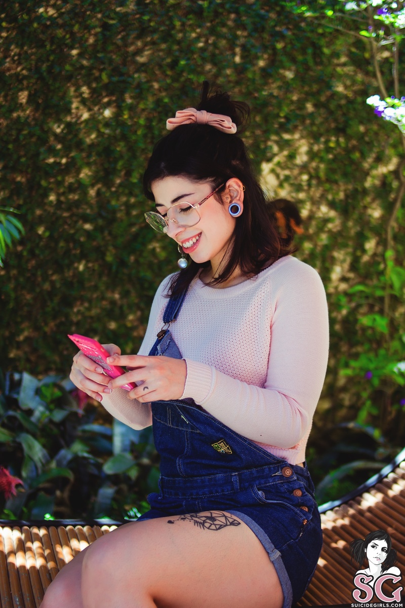 chari-textme-05.jpg