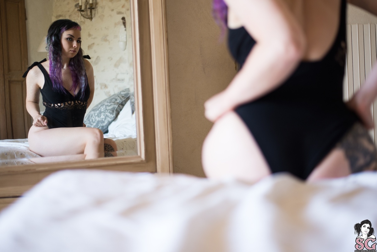 karanlit-mirrormirror-09.jpg