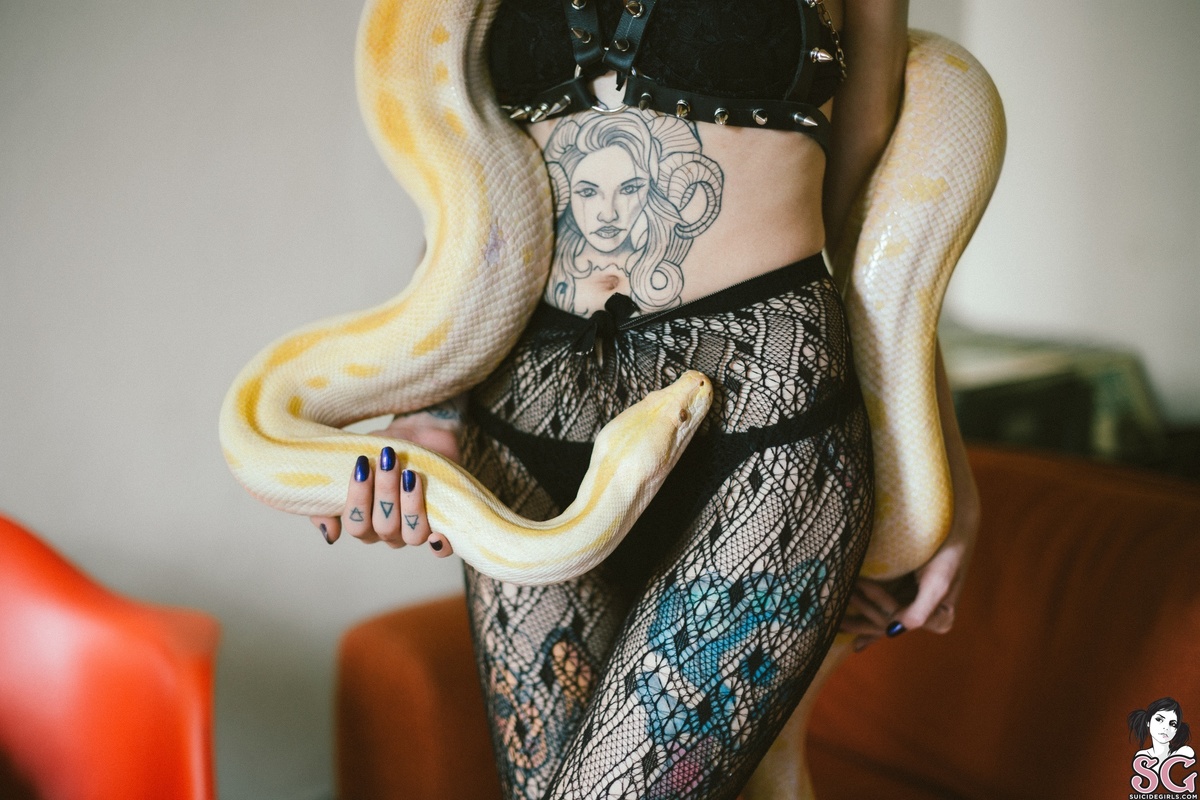 juhconnie-lilithimmaculate-03.jpg