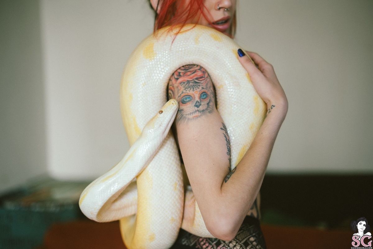 juhconnie-lilithimmaculate-05.jpg