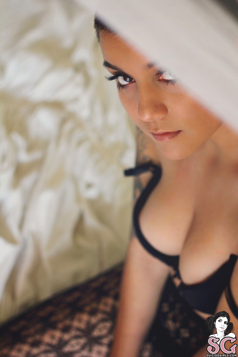 demetradesire-toughbutsweet-13.jpg