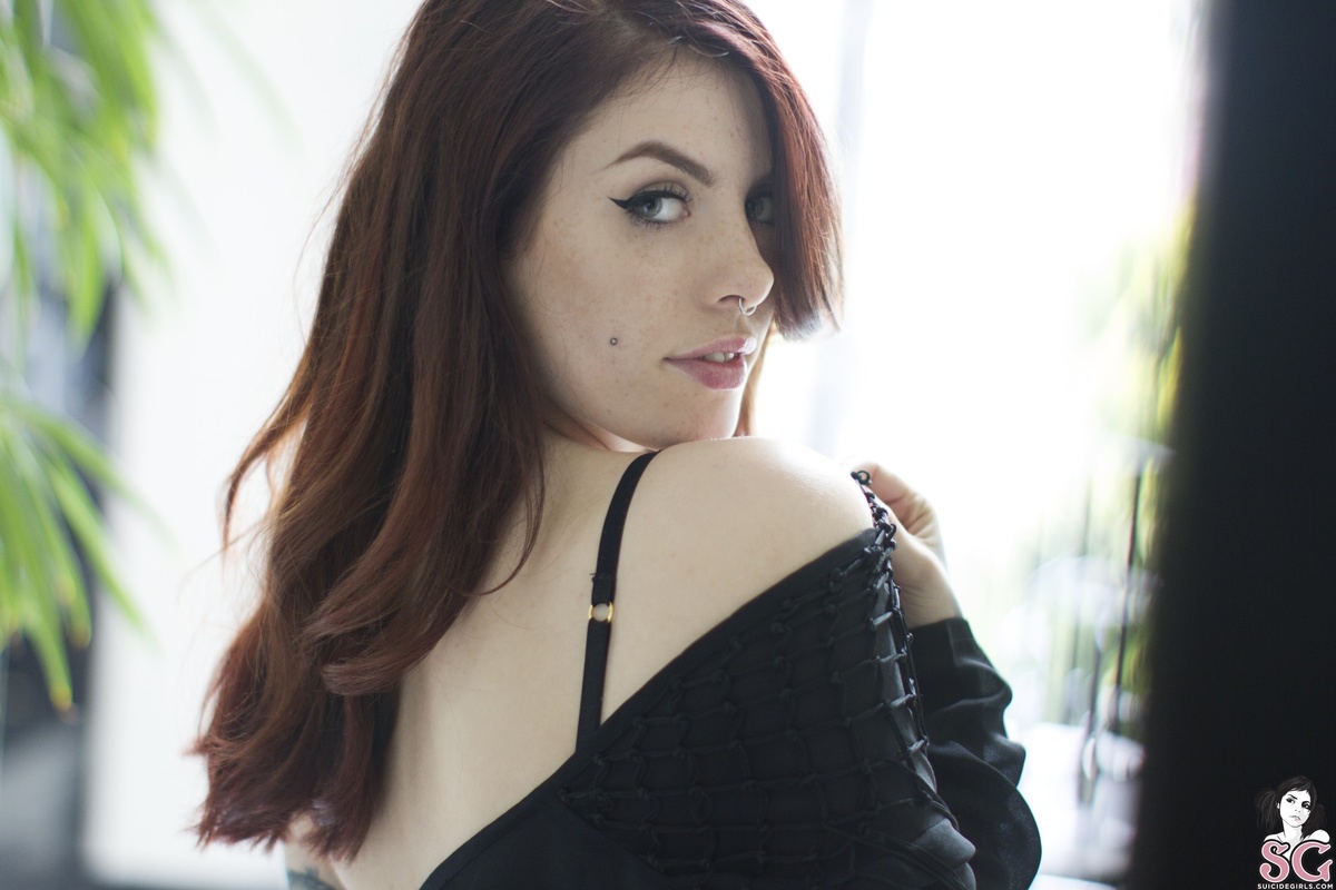 honeybea-lostdiadem-03.jpg