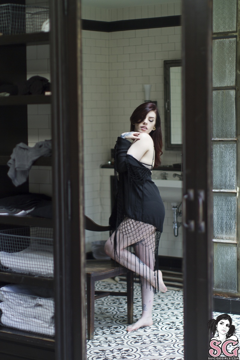 honeybea-lostdiadem-05.jpg