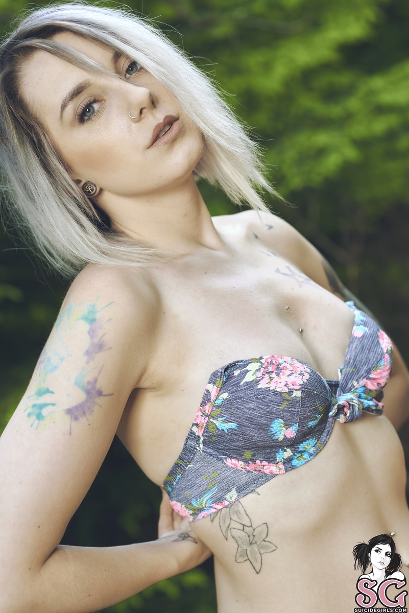 paigewinters-ifyougodowntothewoodstoday-31.jpg