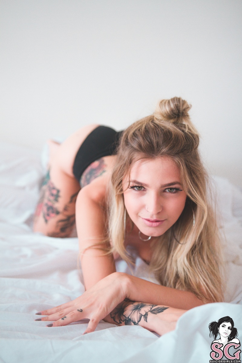 aleotte-inbedwithaleotte-25.jpg