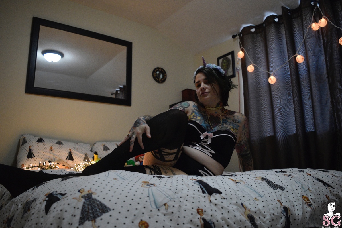 jessacat-putyourcrystalundermypillow-13.jpg