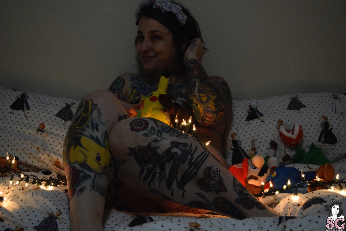 jessacat-putyourcrystalundermypillow-29.jpg
