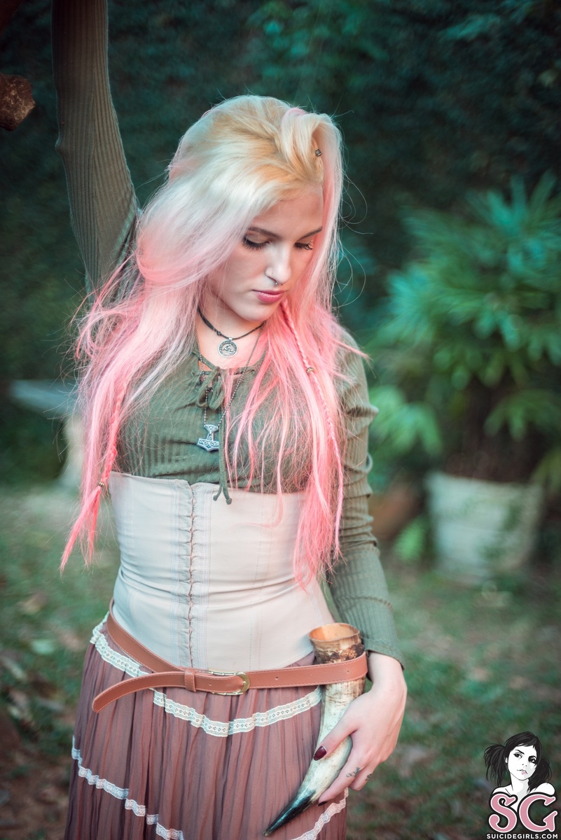 qween-heathenstyle-09.jpg