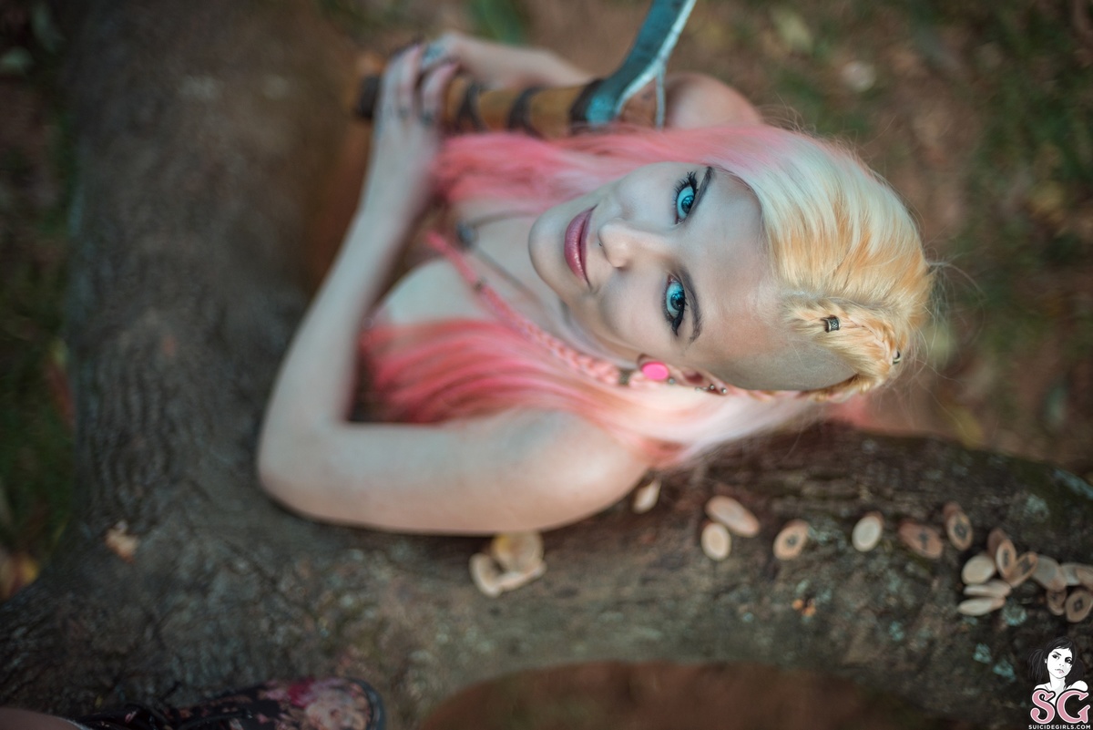 qween-heathenstyle-25.jpg
