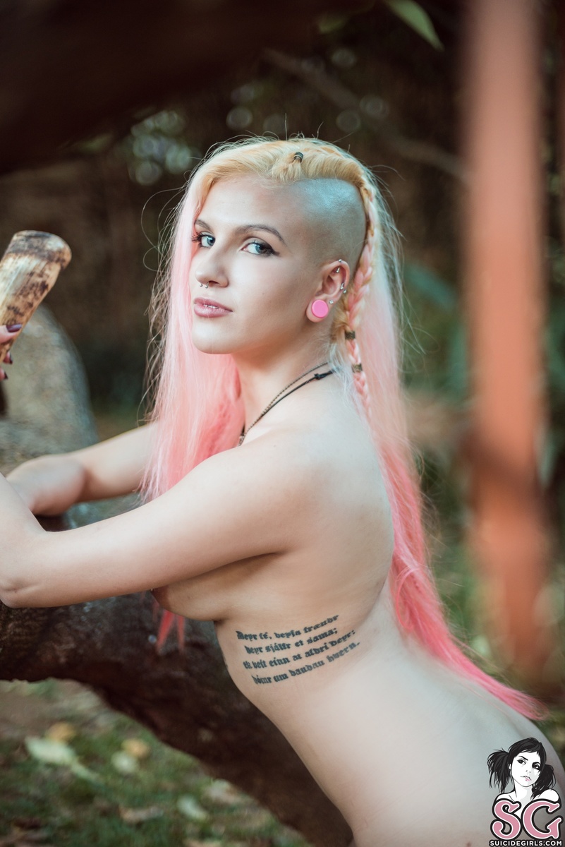 qween-heathenstyle-37.jpg
