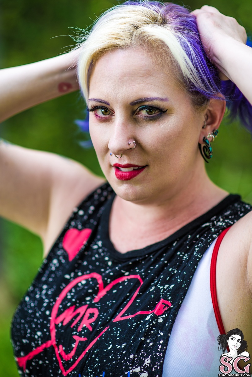 rebelleoutlaw-daddyslittlemonster-03.jpg