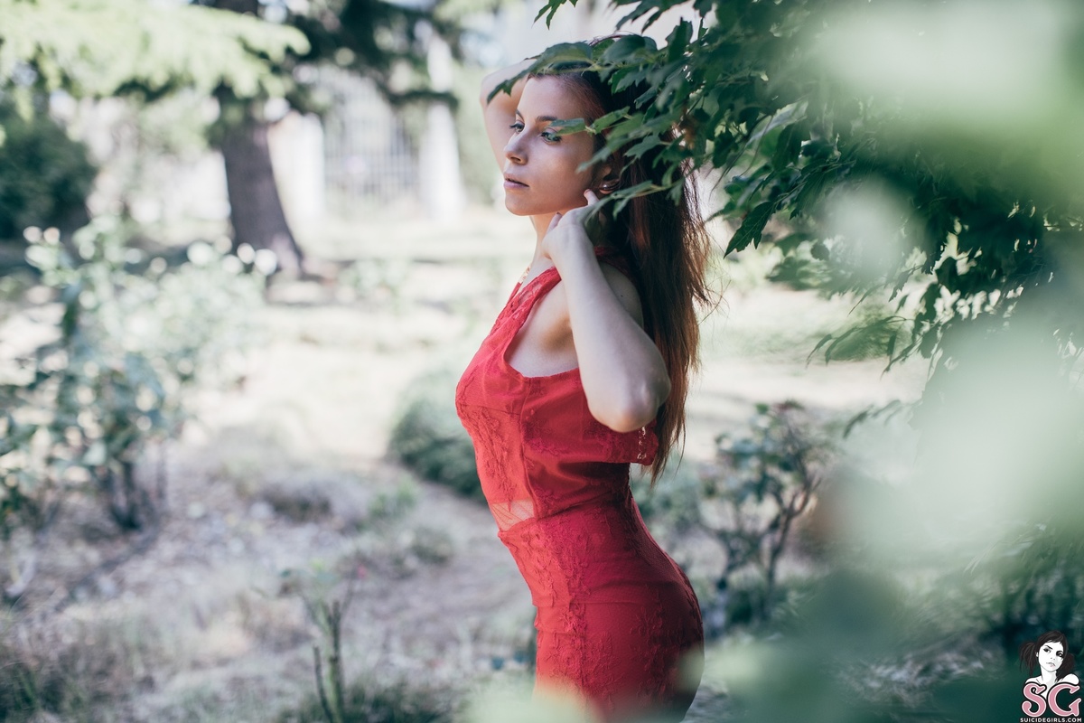 meryjane-reddressinthehouse-13.jpg