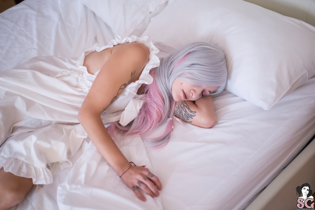 luxes-theizumisawakening-01.jpg