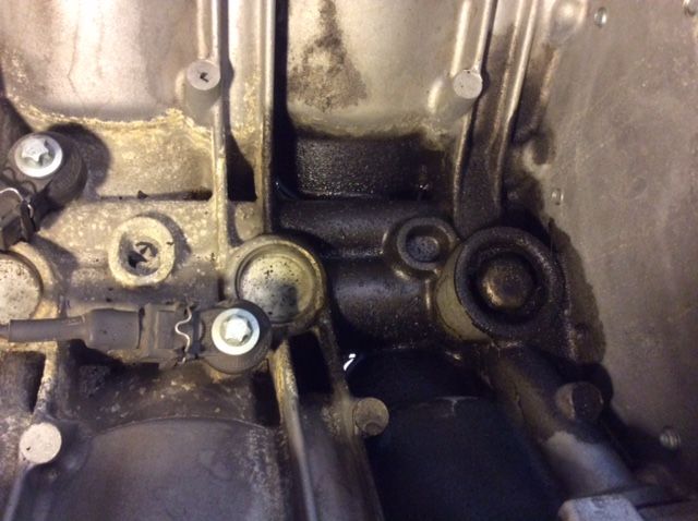 M112 Engine top seal 2