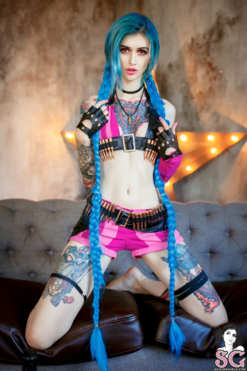 avrora-everybodypanic-11.jpg