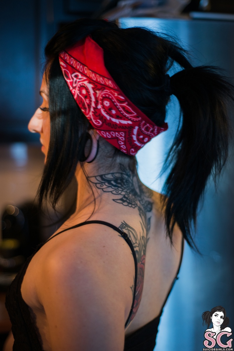 ailyth-fiveroses-13.jpg