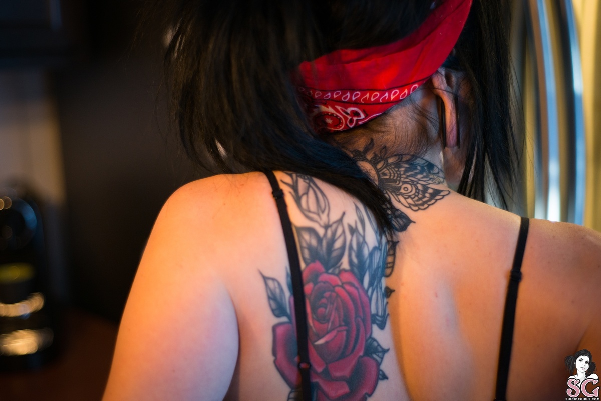 ailyth-fiveroses-17.jpg