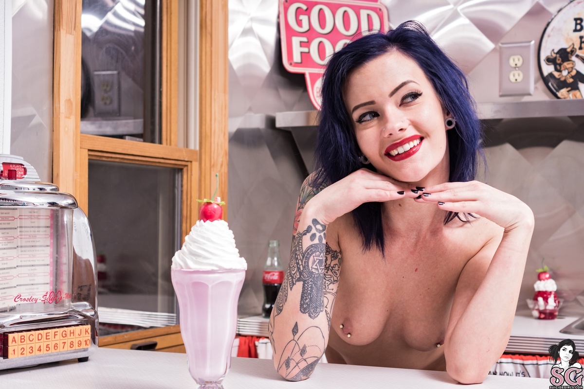 ciaraautumnmedlin-cherryontop-09.jpg