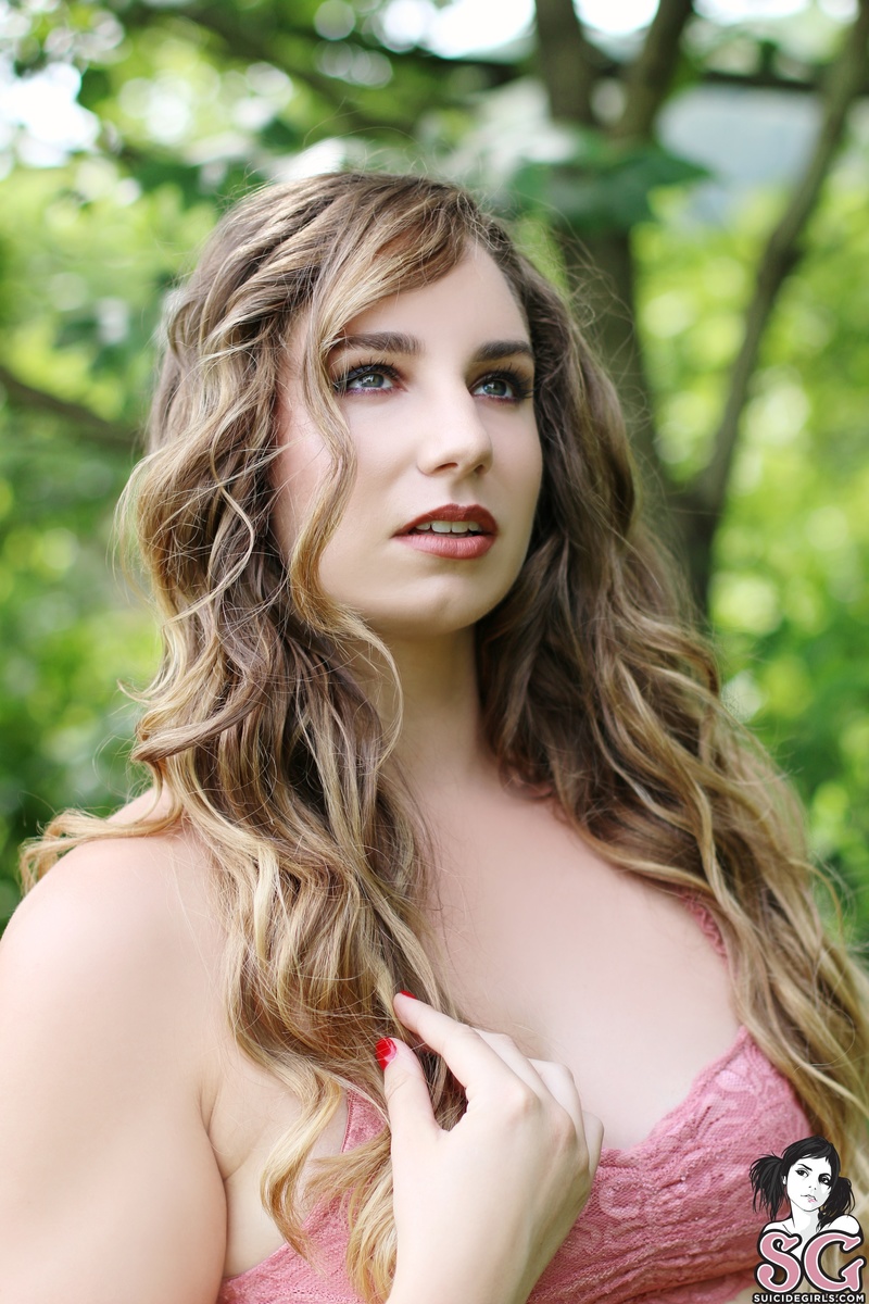 mirelle-middleofjune-03.jpg