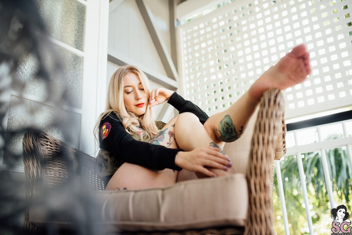 emmameow-eatmyshorts-03.jpg