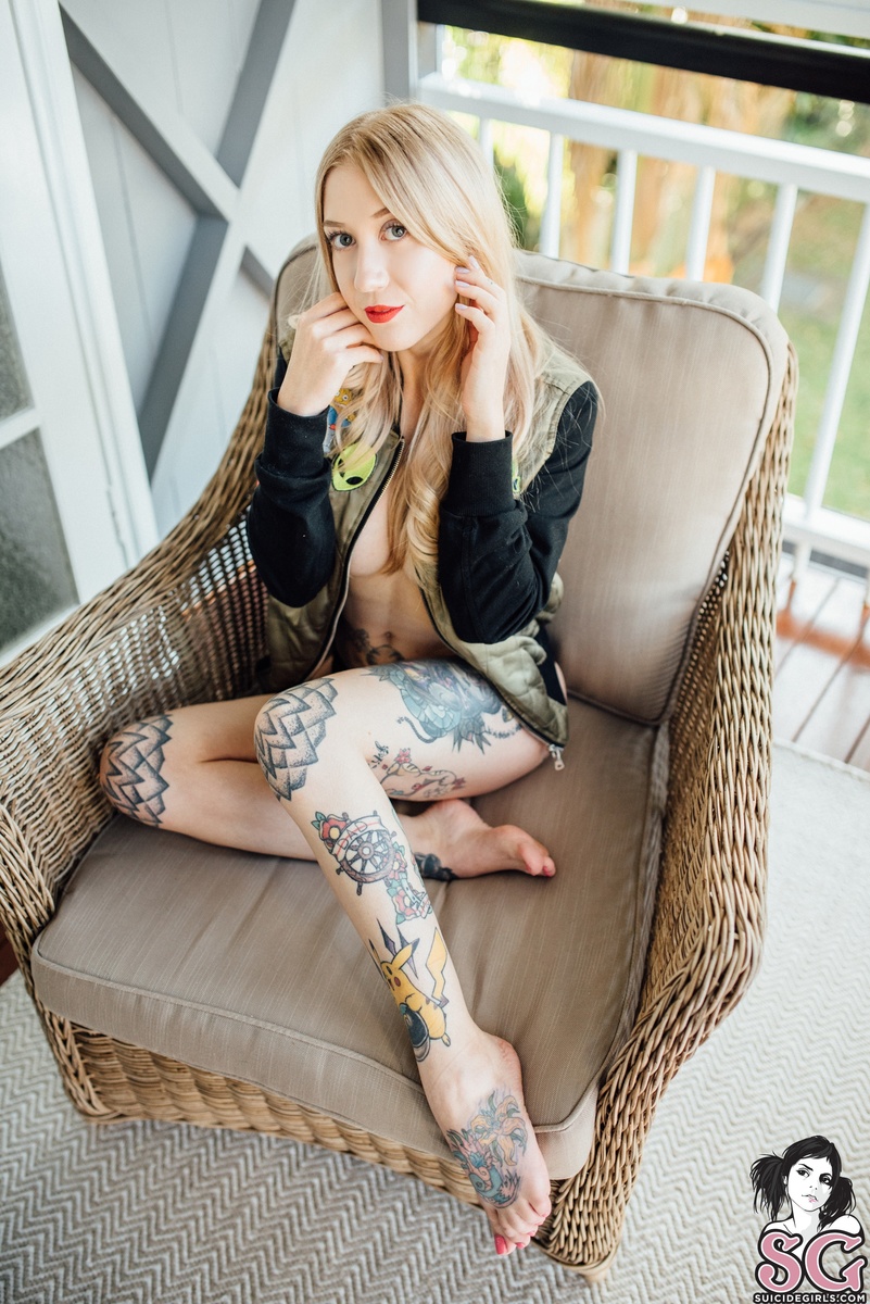 emmameow-eatmyshorts-07.jpg