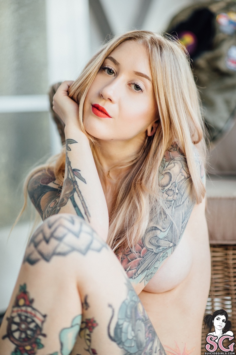 emmameow-eatmyshorts-21.jpg