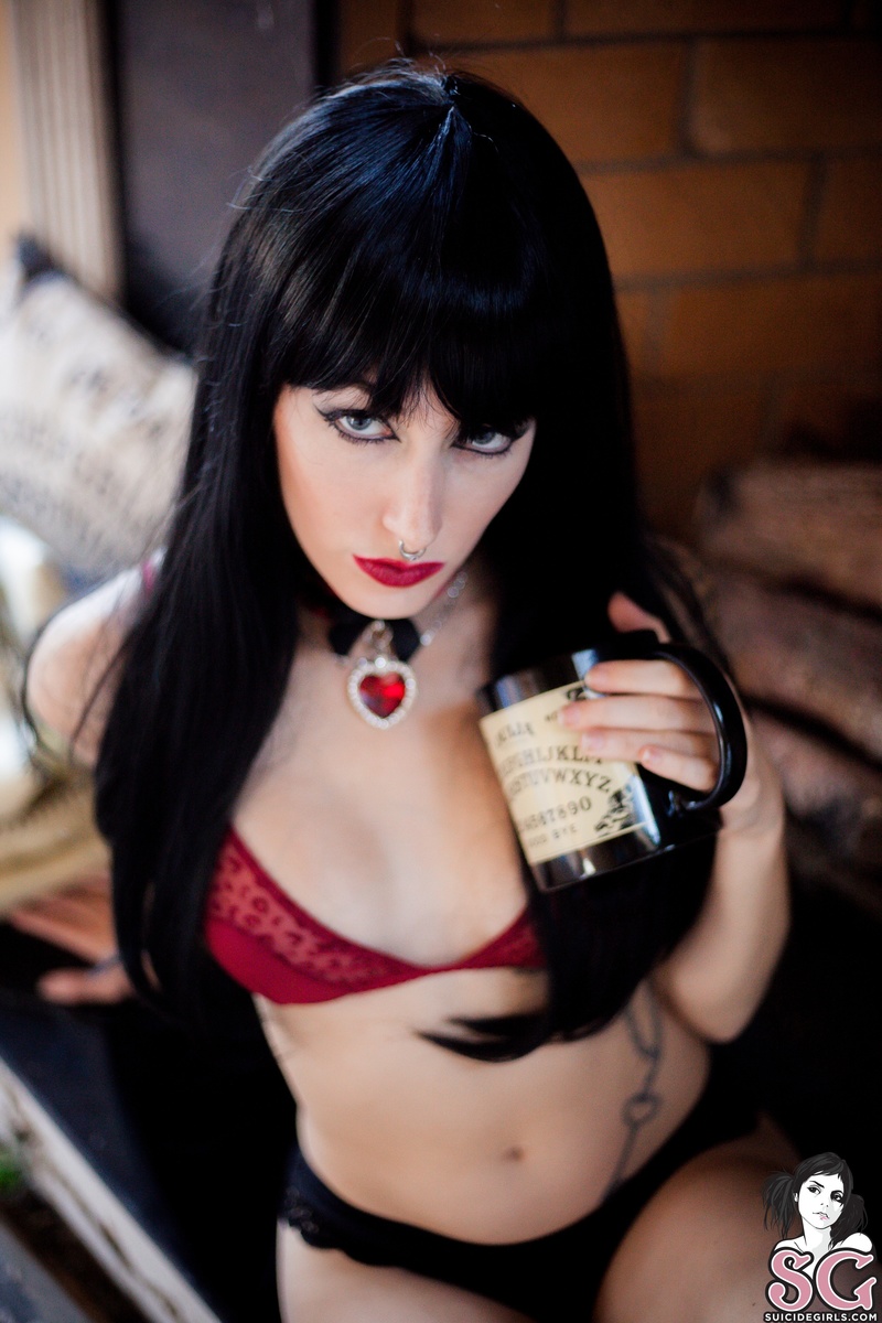 mollymayhem-ouija-15.jpg