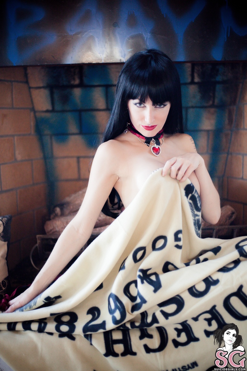 mollymayhem-ouija-19.jpg