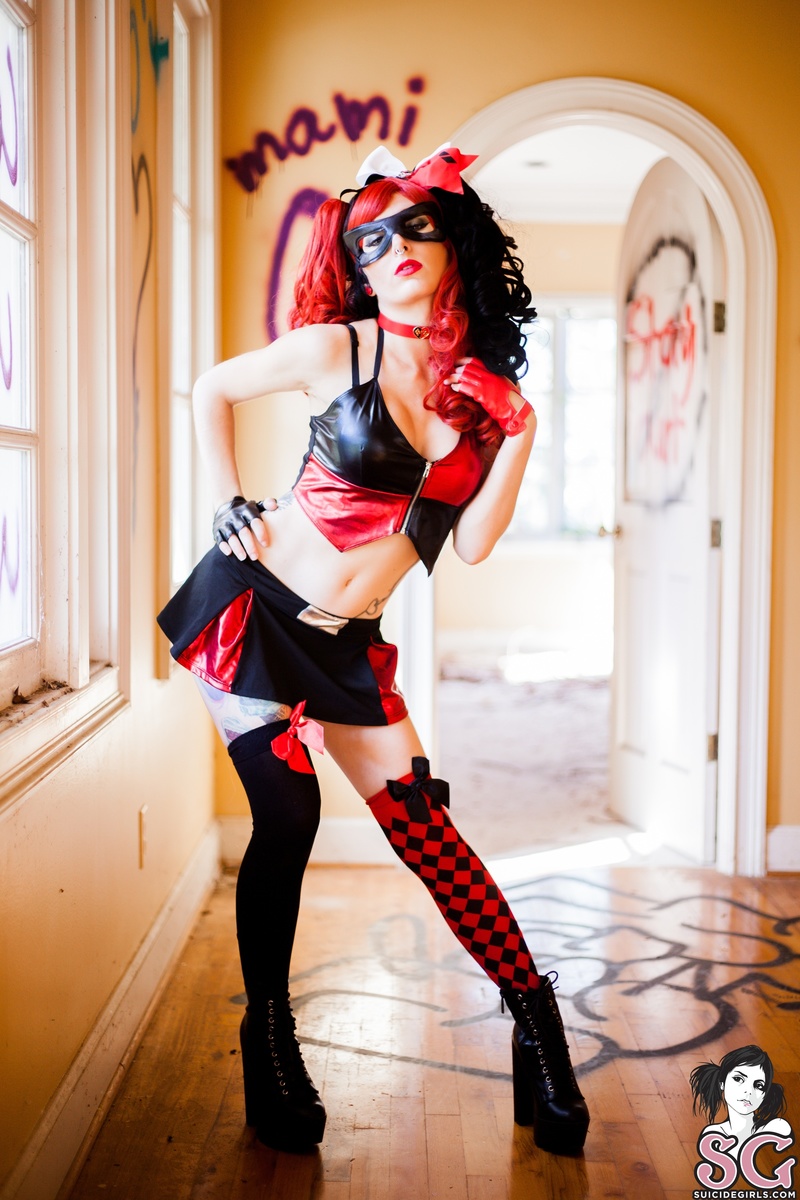 mollymayhem-harleyquinn-03.jpg