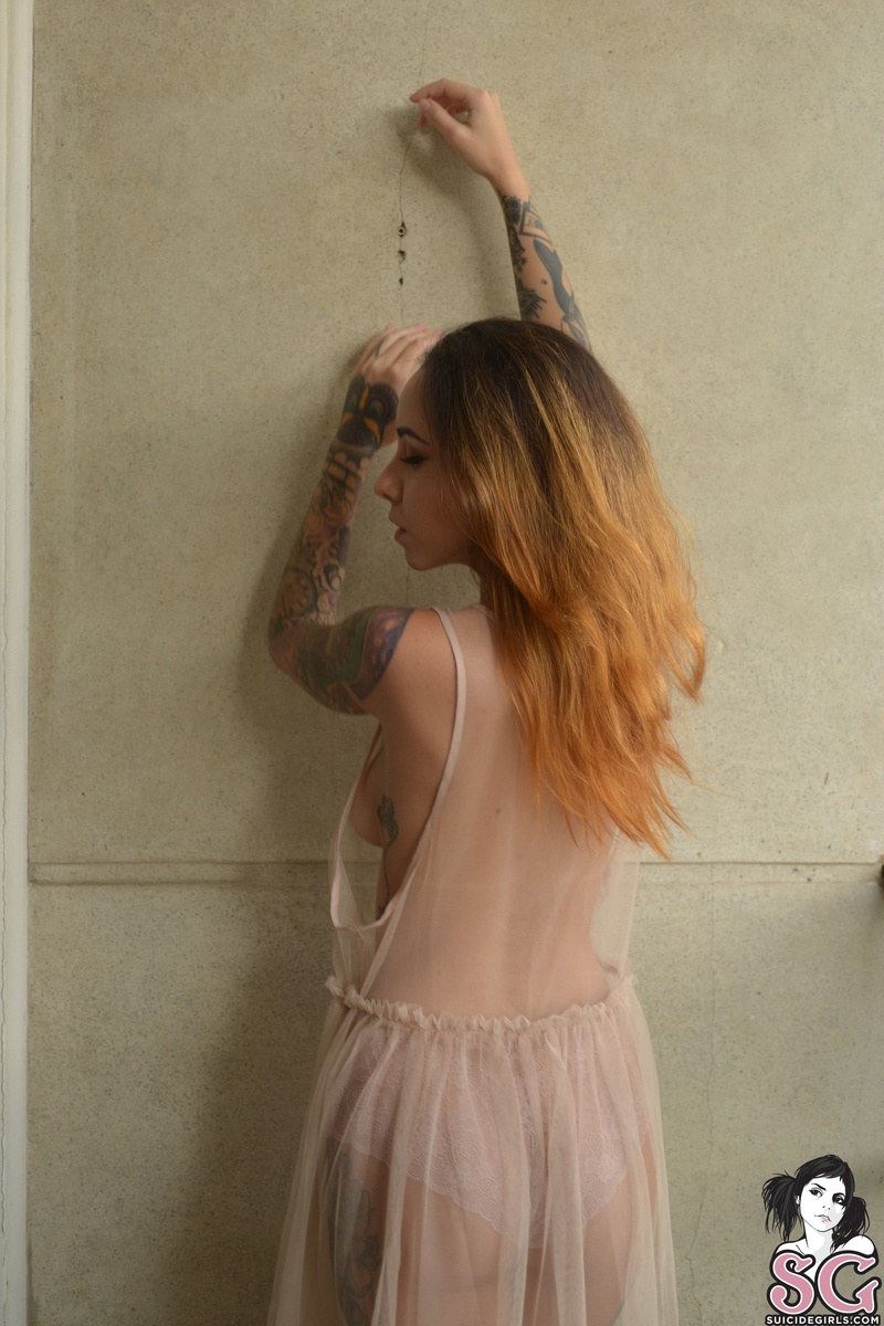 eveel-lostinwonderland-17.jpg
