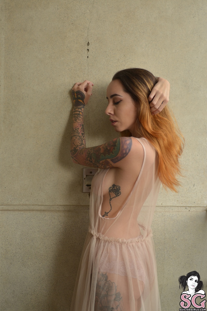 eveel-lostinwonderland-19.jpg