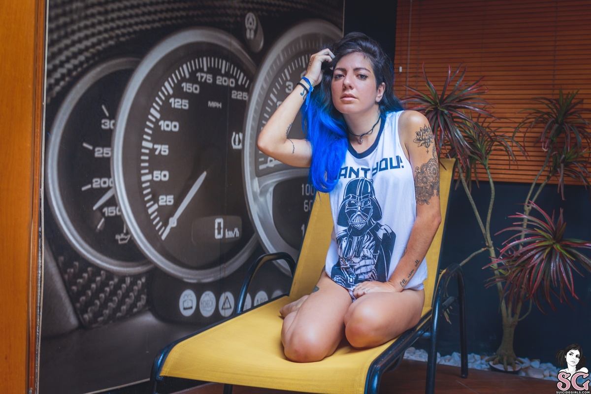 brutuutty-stepintoblue-07.jpg