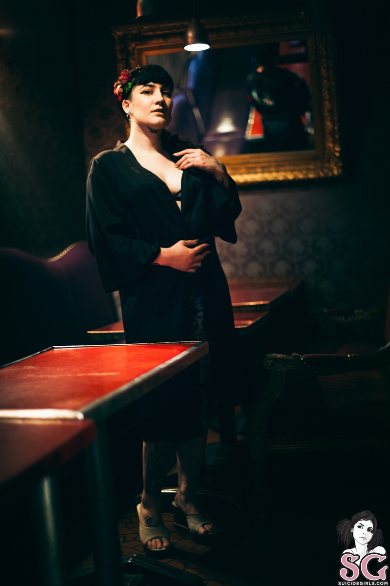 lornasharp-sanzissue-01.jpg