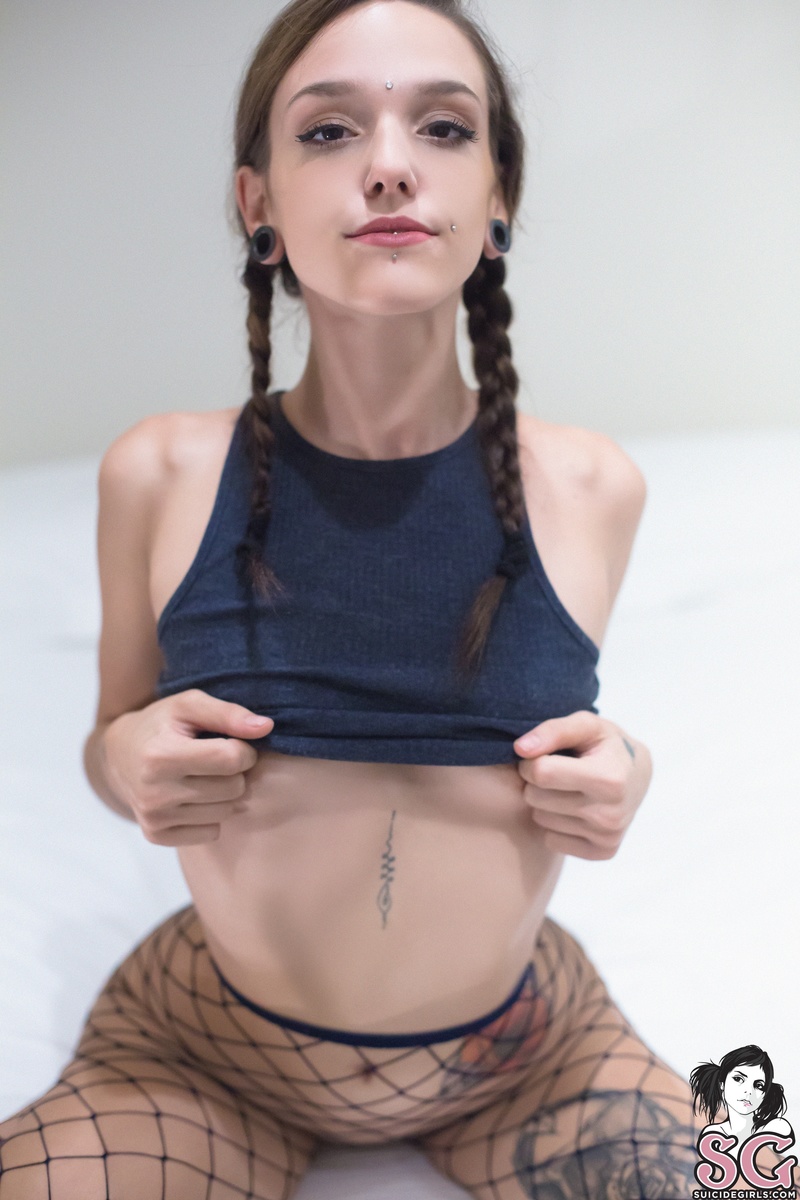 lunarmoth-sweetnineteen-05.jpg