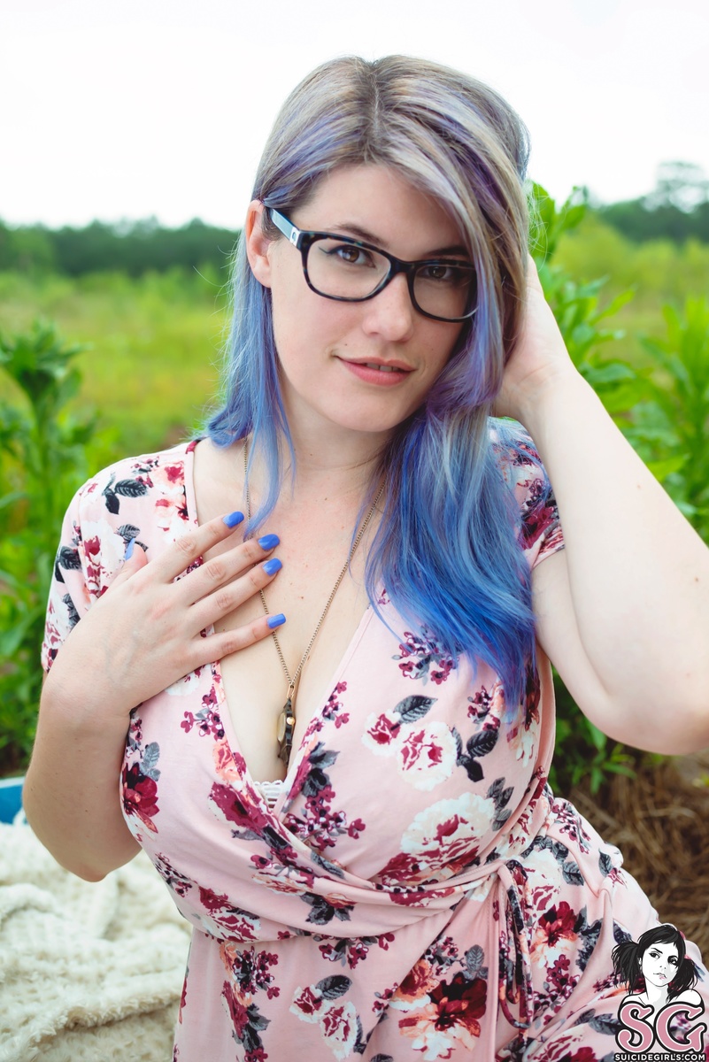 prettyneurotic-aftertherain-01.jpg