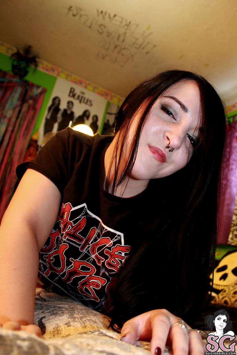 pandoranoir-welcometomynightmare-03.jpg