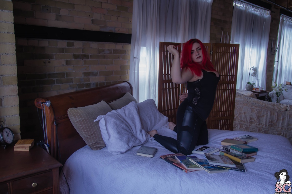 stefanysavage-bedtimereading-05.jpg