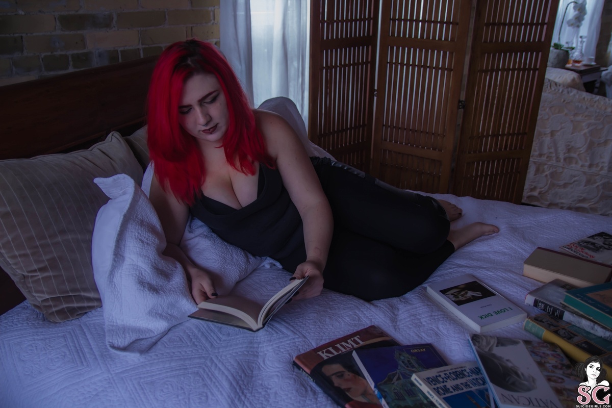 stefanysavage-bedtimereading-09.jpg