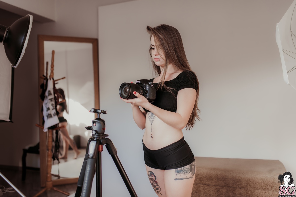 romaica-shootme-01.jpg