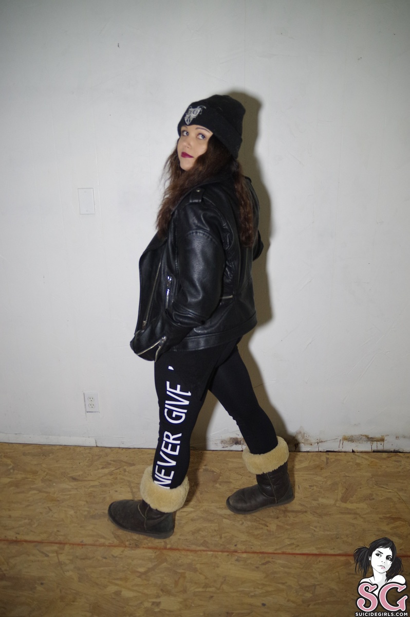 barbiexcrystal-loser-01.jpg