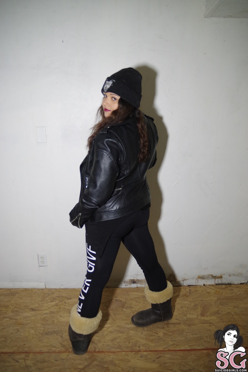 barbiexcrystal-loser-03.jpg
