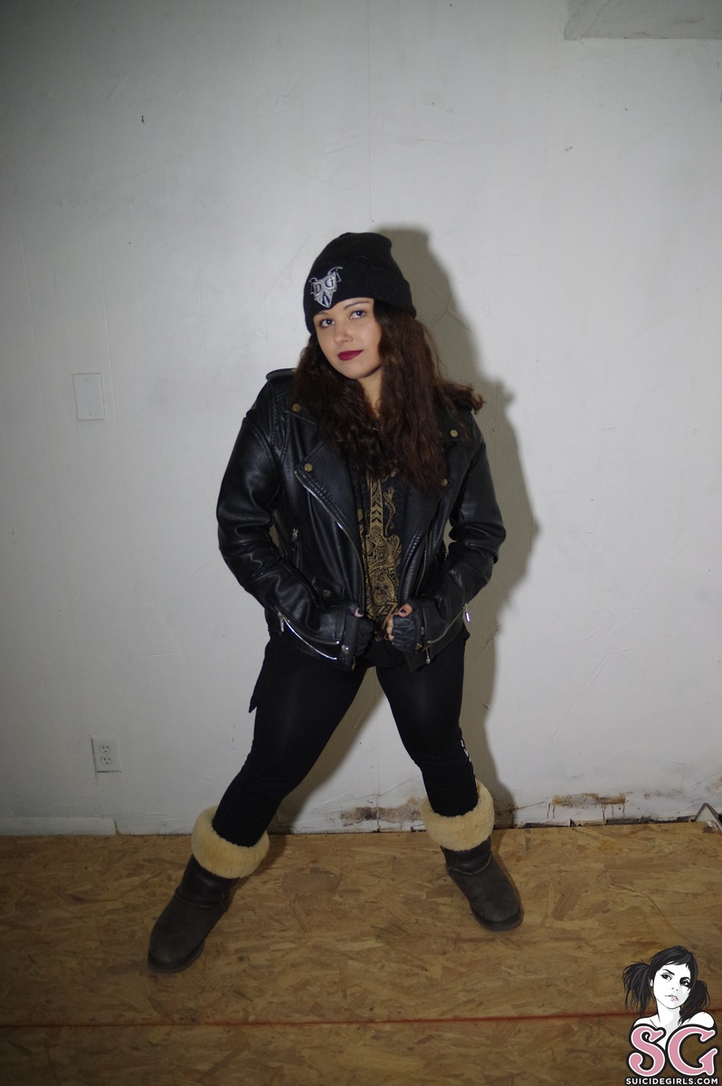 barbiexcrystal-loser-05.jpg