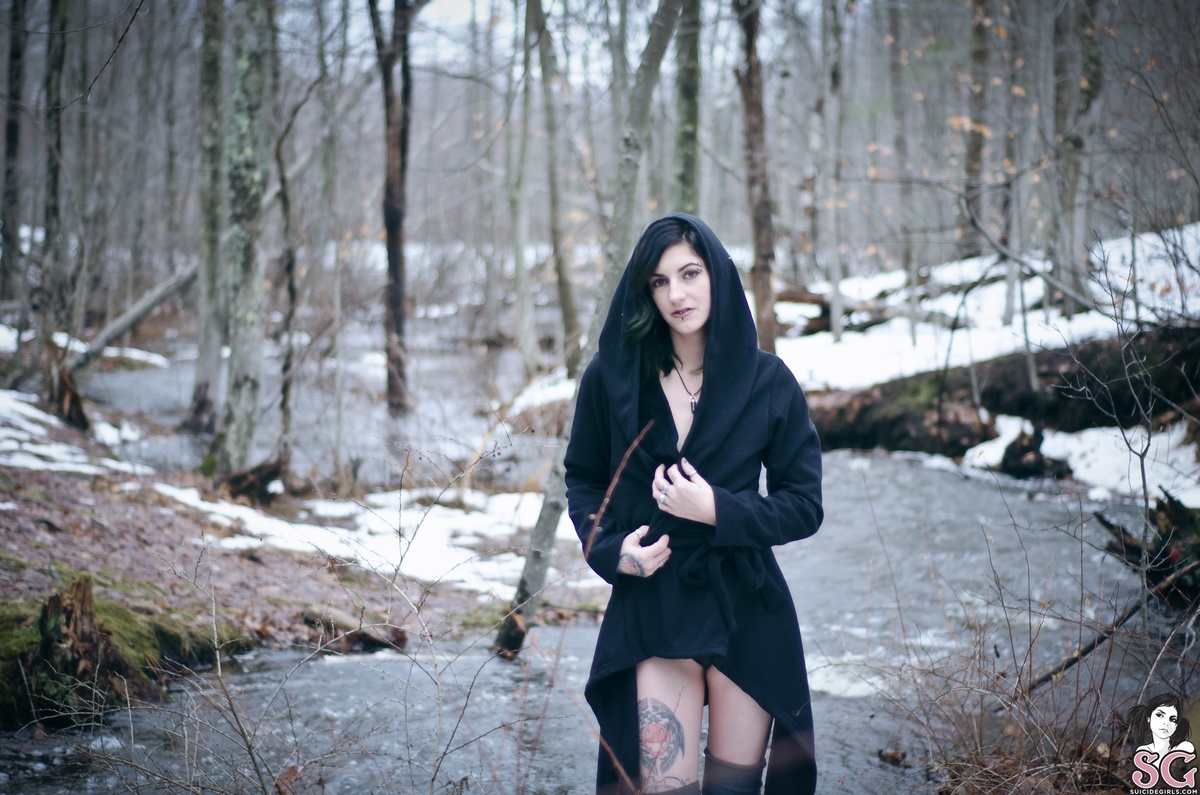 witcherywoods-evanora-01.jpg