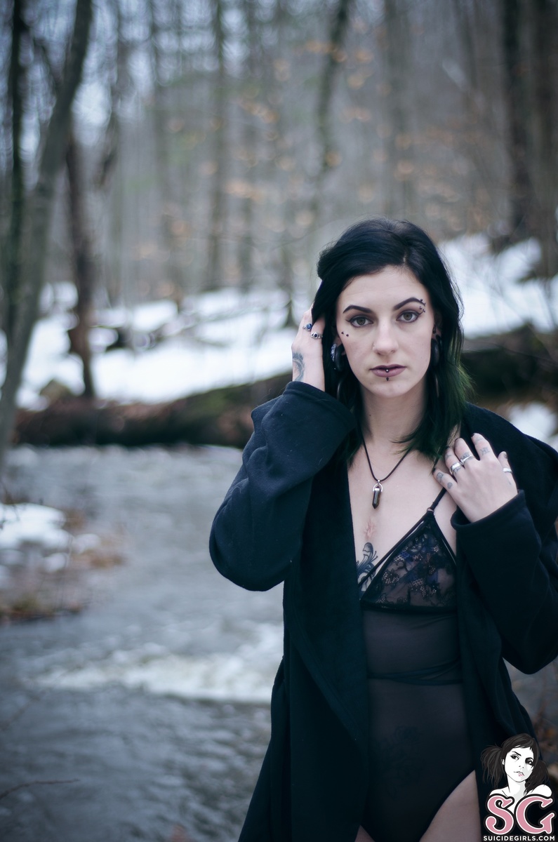 witcherywoods-evanora-13.jpg