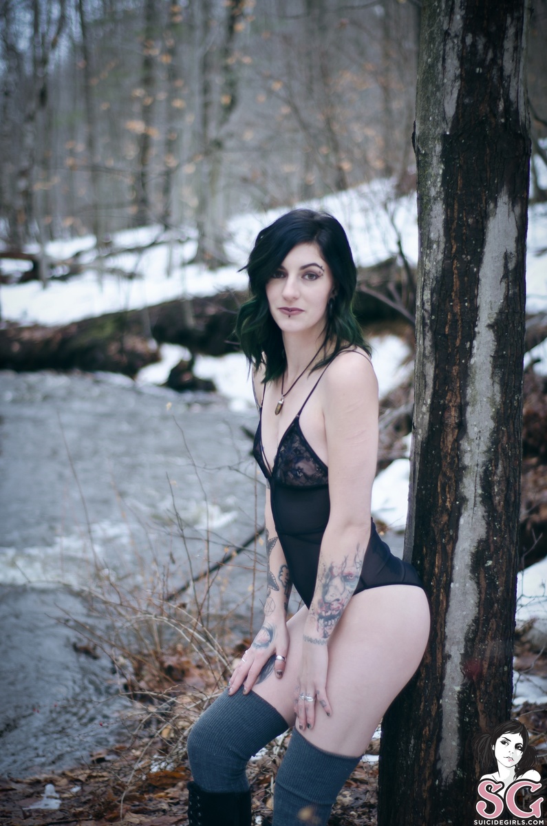 witcherywoods-evanora-21.jpg