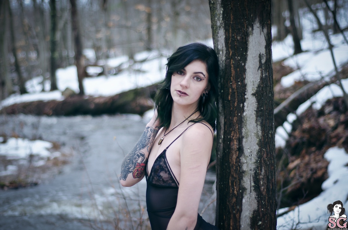 witcherywoods-evanora-23.jpg