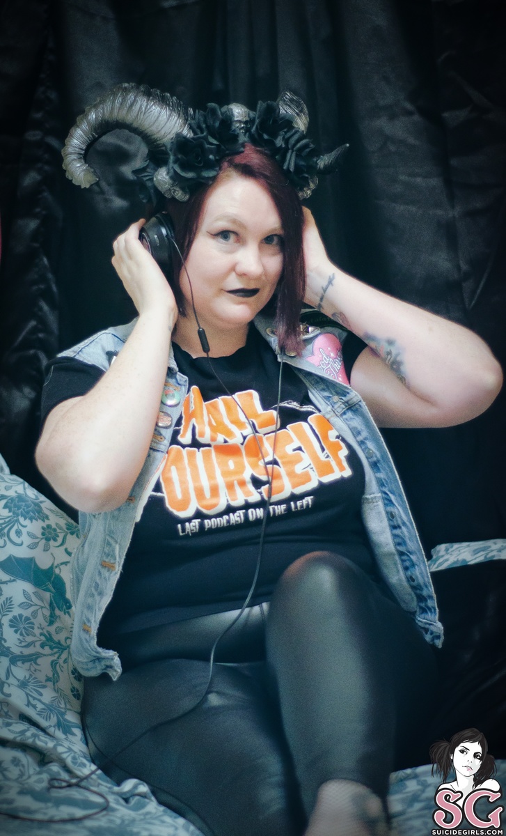 benson-nothingbuttrouble-05.jpg
