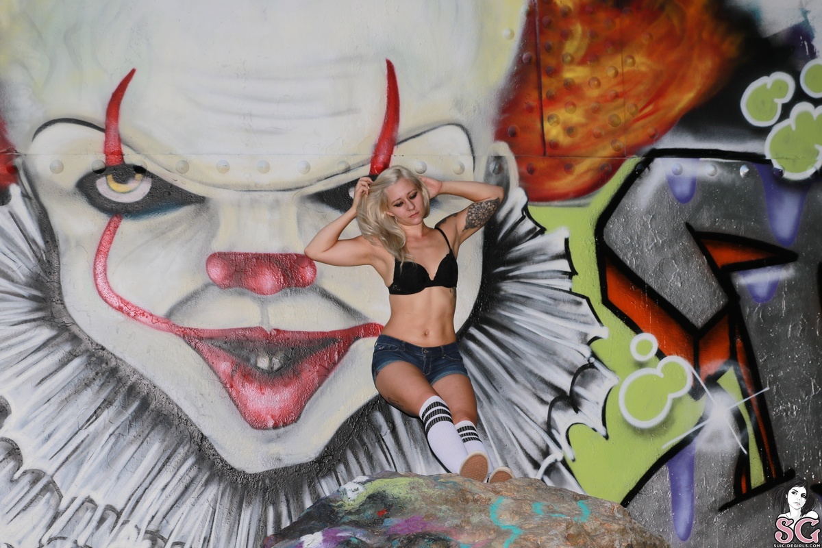 trinakaye423-pennywise-11.jpg